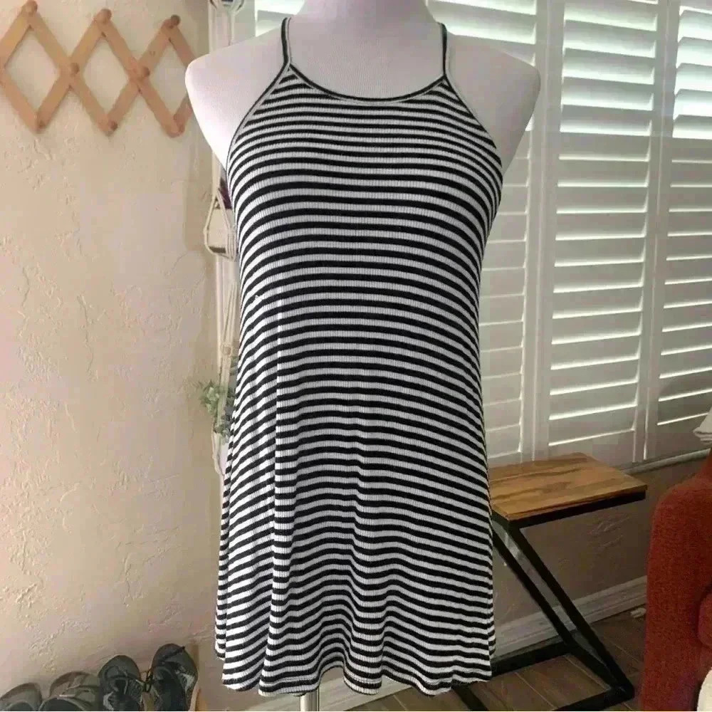 Old Navy black and white flowy halter tank top